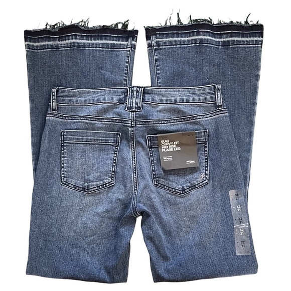 Silver Jeans Suki Curvy Fit Mid Rise Flare Leg Released Hem Blue Jean Sz 32W 31L - Picture 7 of 14
